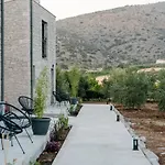 Irissa Nyaraló Iríon-part