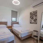 Nyaraló Irissa *