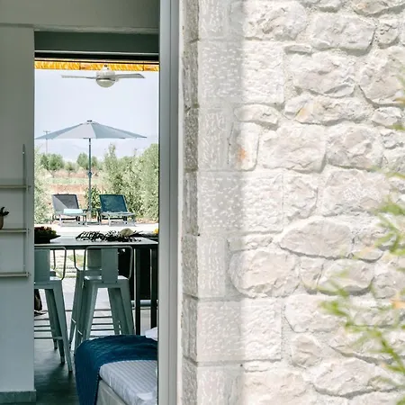 Irissa Feriehus Paralia Irion